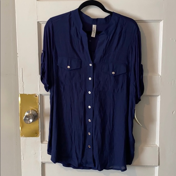 👚GORGEOUS Navy Blouse👚2X NWT - Picture 2 of 7